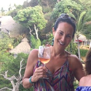 Meet your Posher, Suzanne